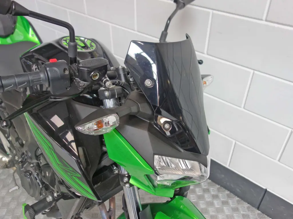 Gebruikte Kawasaki Z400 naked bike met 399cc motor uit 2019 bij NIWA Motoren