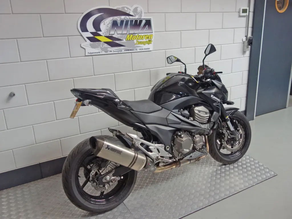 Gebruikte Kawasaki Z800 naked bike met 806cc motor uit 2014 bij NIWA Motoren