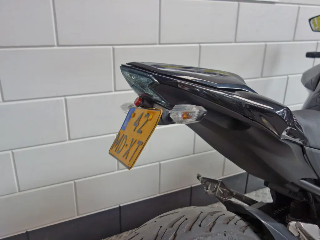 Gebruikte Kawasaki Z800 naked bike met 806cc motor uit 2014 bij NIWA Motoren