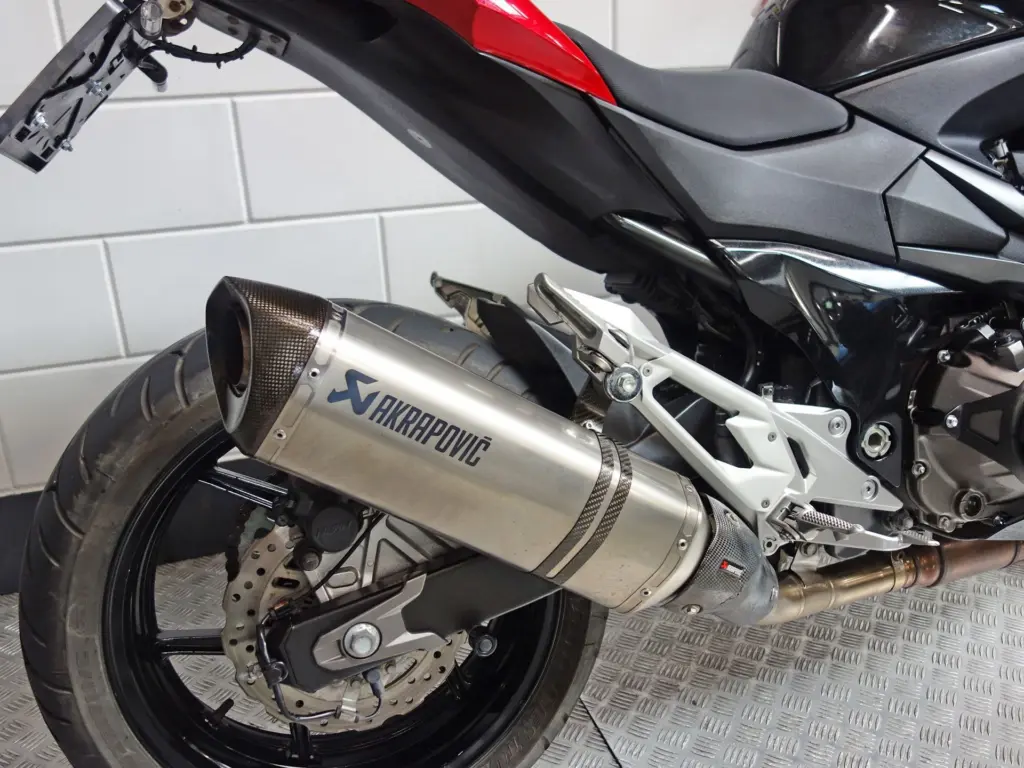 Gebruikte Kawasaki Z800 naked bike met 806cc motor uit 2015 bij NIWA Motoren