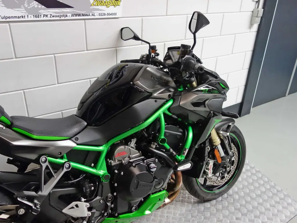 Gebruikte Kawasaki Z H2 naked bike met 998cc motor uit 2024 bij NIWA Motoren