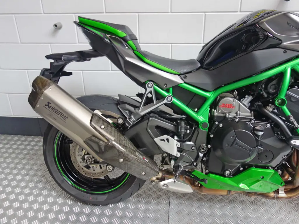 Gebruikte Kawasaki Z H2 naked bike met 998cc motor uit 2024 bij NIWA Motoren
