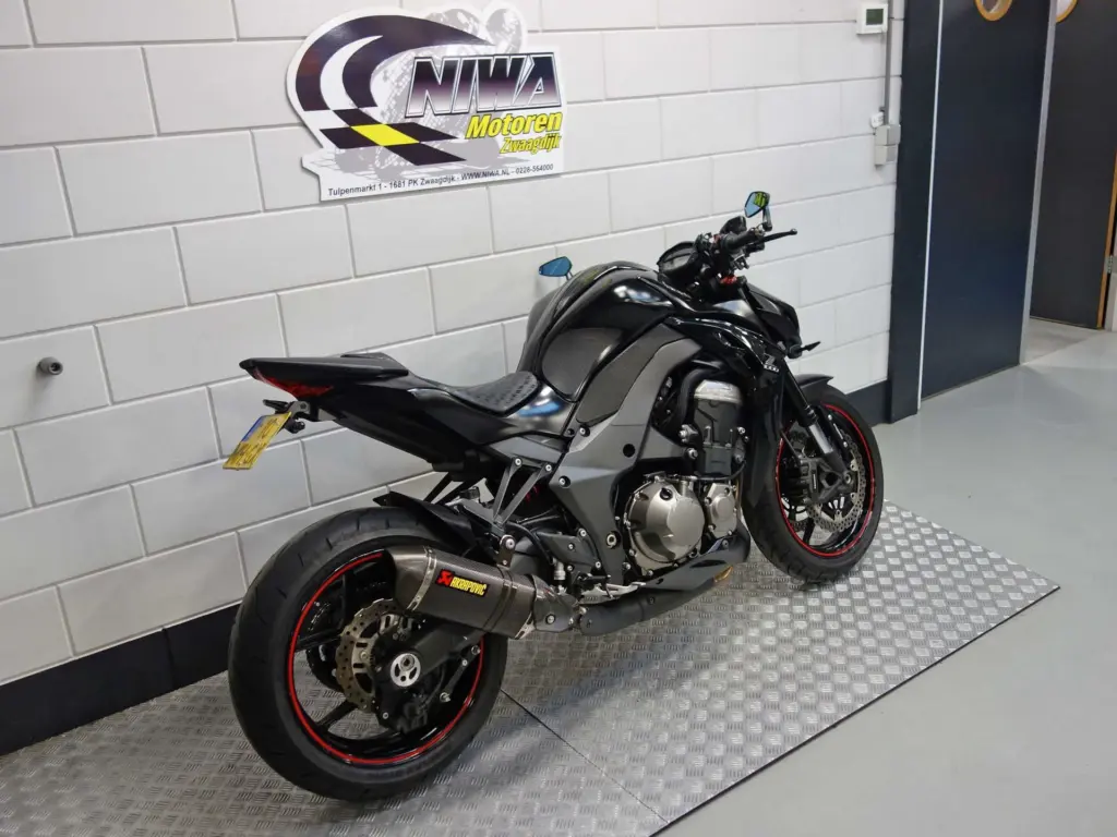 Gebruikte Kawasaki Z1000 naked bike met 1043cc motor uit 2015 bij NIWA Motoren
