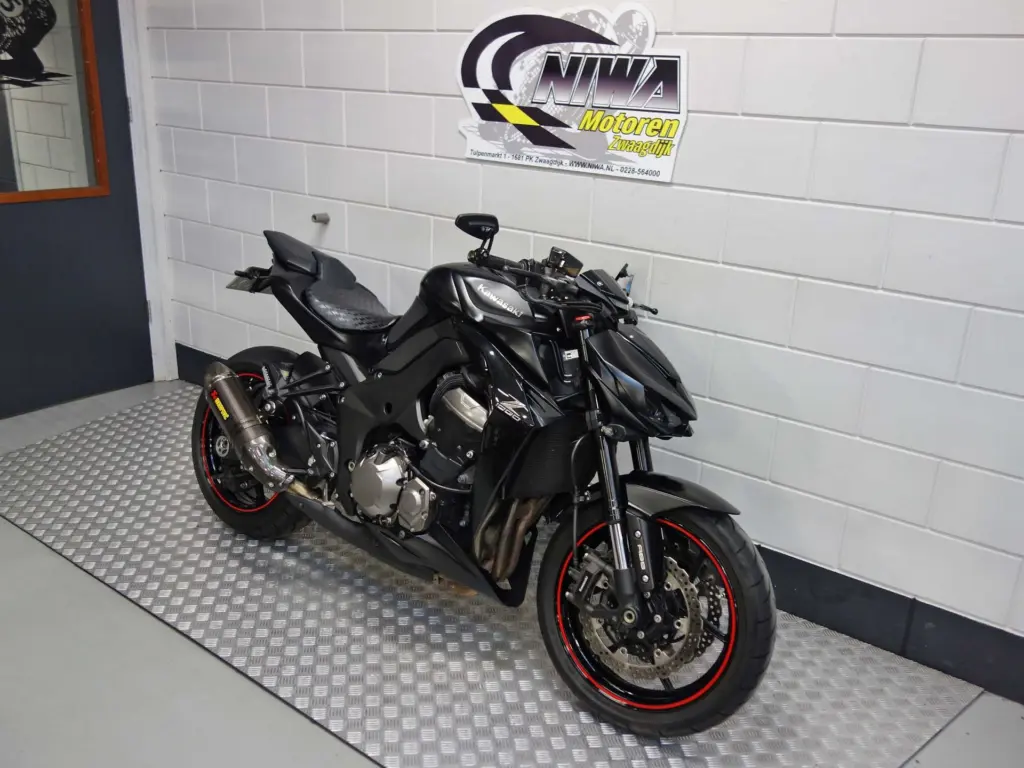 Gebruikte Kawasaki Z1000 naked bike met 1043cc motor uit 2015 bij NIWA Motoren