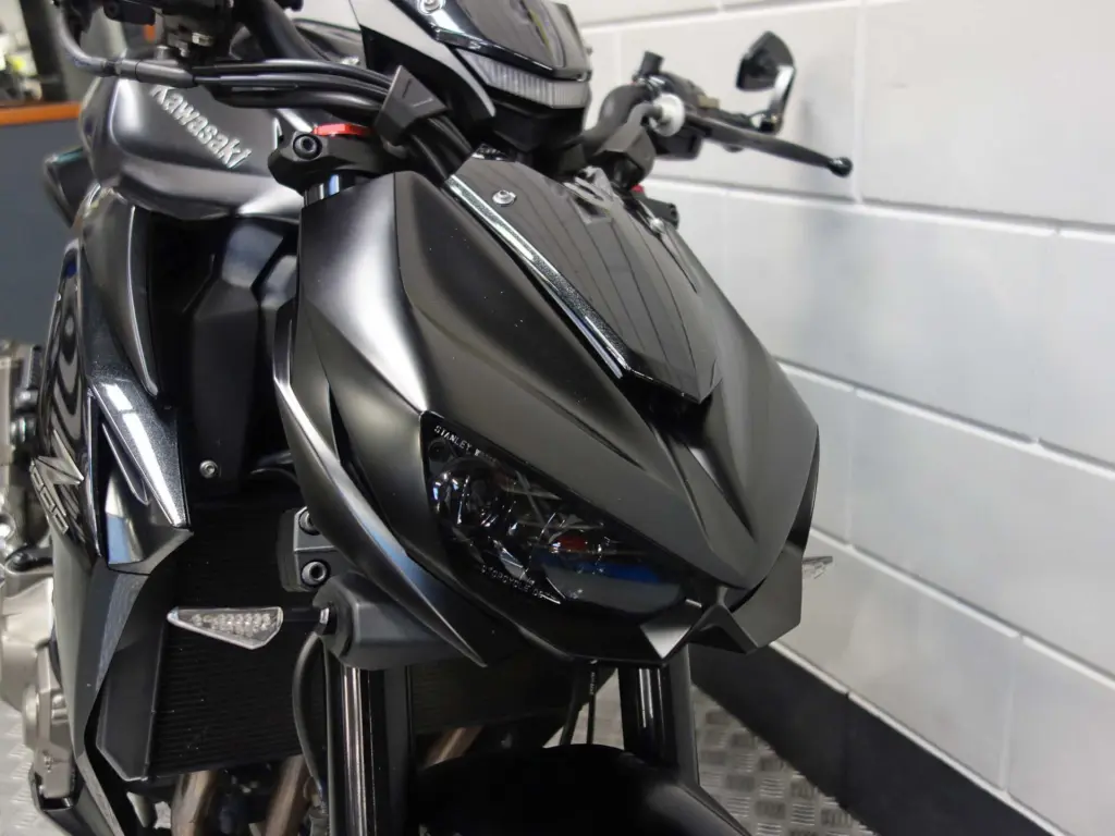 Gebruikte Kawasaki Z1000 naked bike met 1043cc motor uit 2015 bij NIWA Motoren