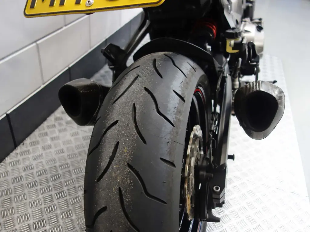Gebruikte Kawasaki Z1000 naked bike met 1043cc motor uit 2015 bij NIWA Motoren