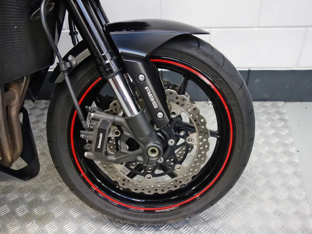 Gebruikte Kawasaki Z1000 naked bike met 1043cc motor uit 2015 bij NIWA Motoren