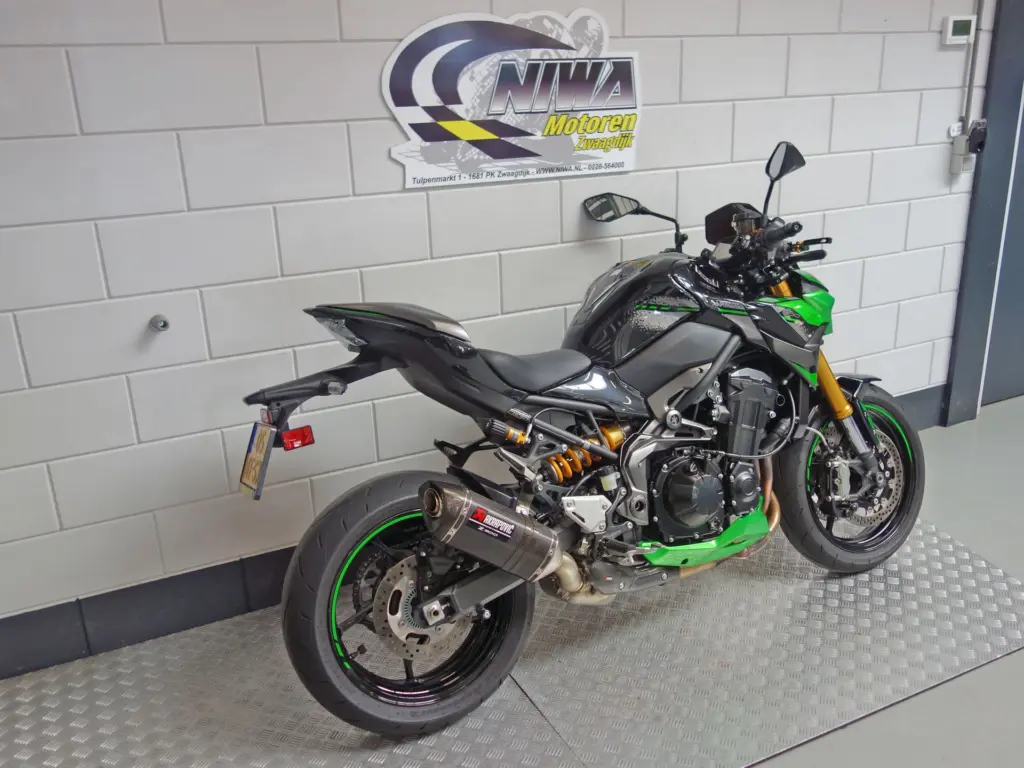 Gebruikte Kawasaki Z900 naked bike met 948cc motor uit 2024 bij NIWA Motoren