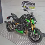 Gebruikte Kawasaki Z900 naked bike met 948cc motor uit 2024 bij NIWA Motoren