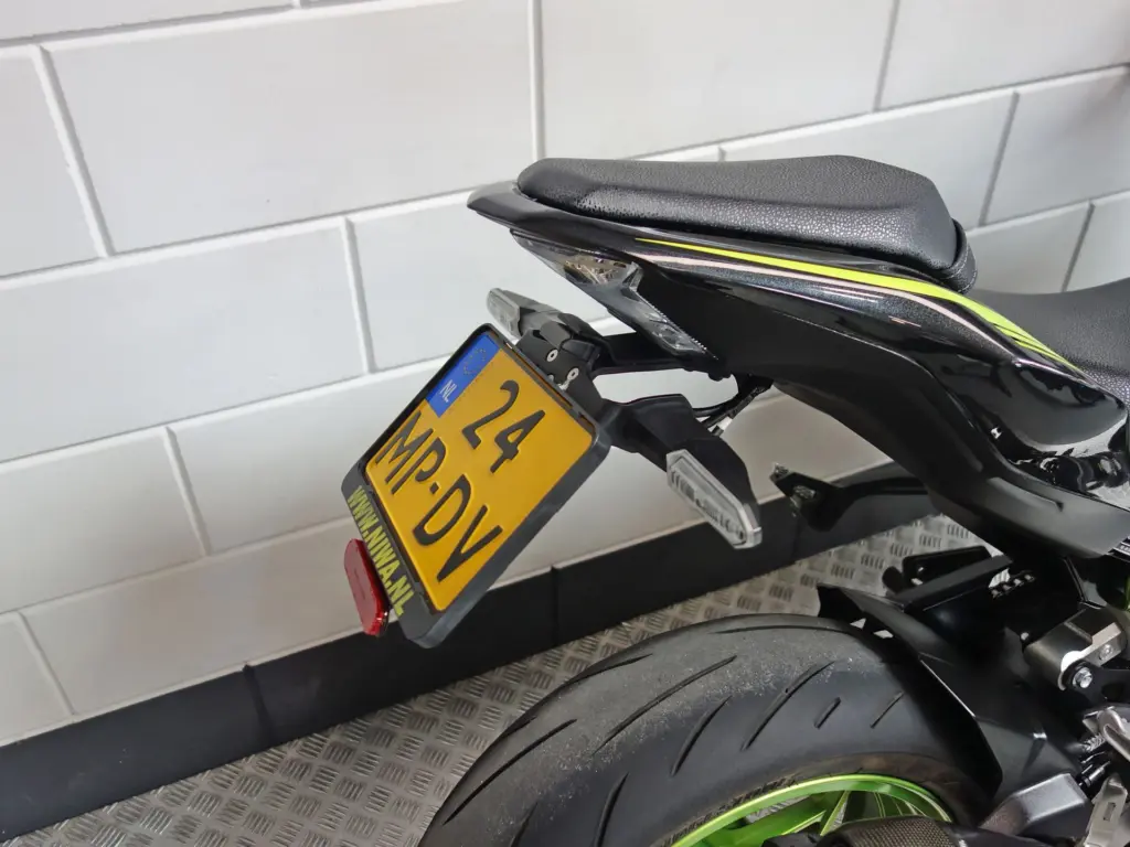 Gebruikte Kawasaki Z900 naked bike met 948cc motor uit 2021 bij NIWA Motoren