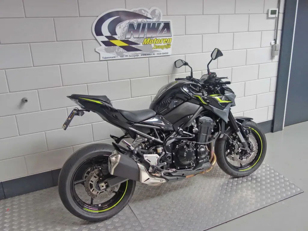 Gebruikte Kawasaki Z900 naked bike met 948cc motor uit 2024 bij NIWA Motoren