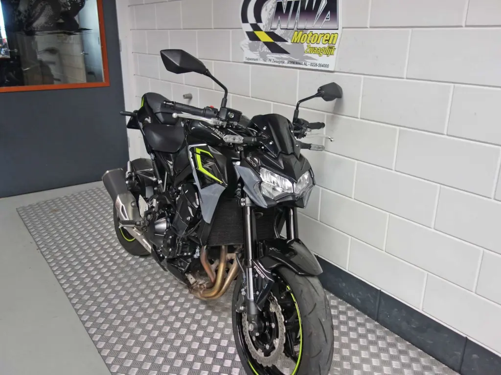 Gebruikte Kawasaki Z900 naked bike met 948cc motor uit 2024 bij NIWA Motoren