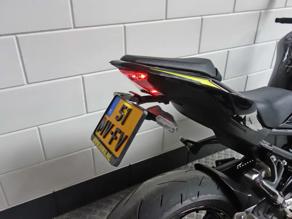 Gebruikte Kawasaki Z900 naked bike met 948cc motor uit 2024 bij NIWA Motoren