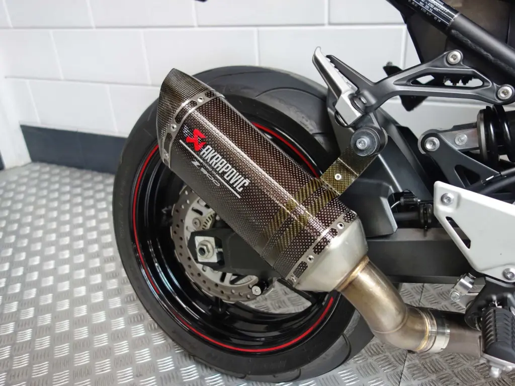 Gebruikte Kawasaki Z900 naked bike met 948cc motor uit 2018 bij NIWA Motoren