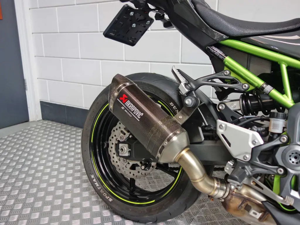 Gebruikte Kawasaki Z900 naked bike met 948cc motor uit 2018 bij NIWA Motoren