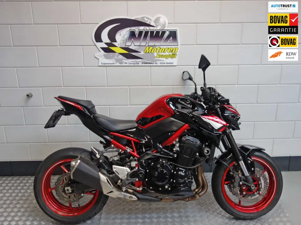 Gebruikte Kawasaki Z900 naked bike met 948cc motor uit 2024 bij NIWA Motoren