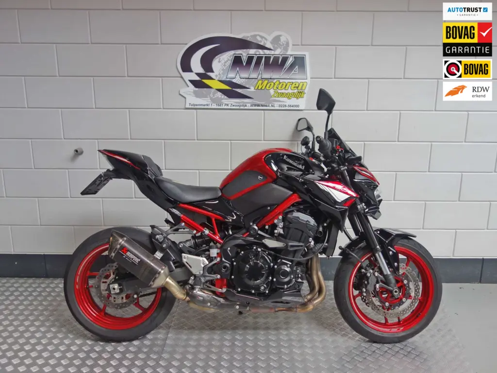Gebruikte Kawasaki Z900 naked bike met 948cc motor uit 2024 bij NIWA Motoren