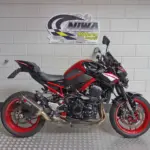 Gebruikte Kawasaki Z900 naked bike met 948cc motor uit 2024 bij NIWA Motoren