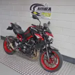 Gebruikte Kawasaki Z900 naked bike met 948cc motor uit 2024 bij NIWA Motoren