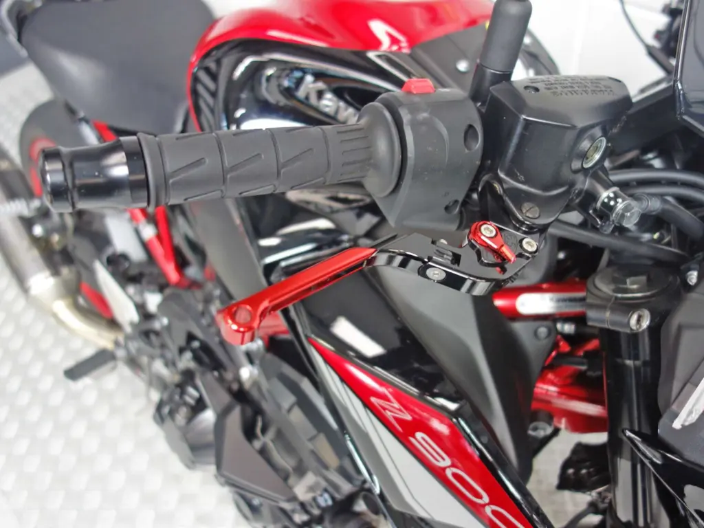 Gebruikte Kawasaki Z900 naked bike met 948cc motor uit 2024 bij NIWA Motoren