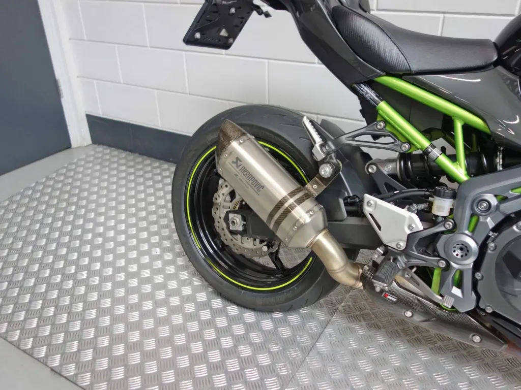 Gebruikte Kawasaki Z900 naked bike met 948cc motor uit 2018 bij NIWA Motoren