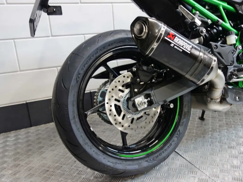 Nieuwe Kawasaki Z900 naked bike met 948cc motor uit 2026 bij NIWA Motoren