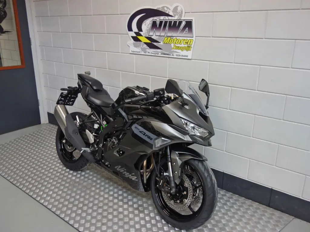 Nieuwe Kawasaki ZX-4 supersport met 399cc motor uit 2026 bij NIWA Motoren