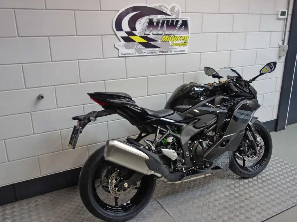 Nieuwe Kawasaki ZX-4 supersport met 399cc motor uit 2026 bij NIWA Motoren