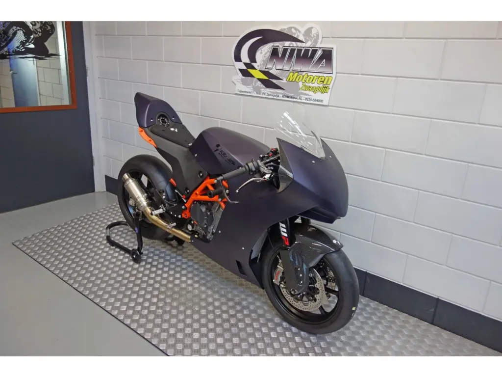Nieuwe supersport met 890cc motor uit 2025 bij NIWA Motoren