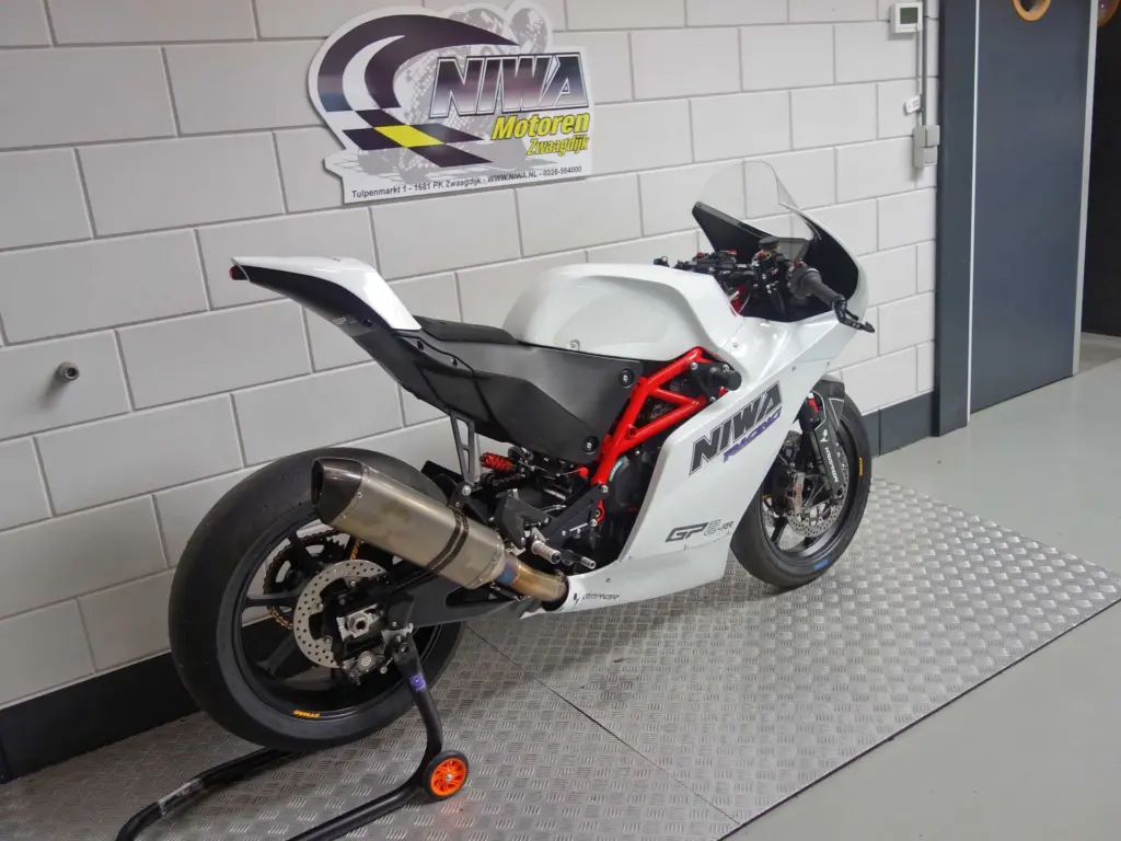 Nieuwe supersport met 890cc motor uit 2025 bij NIWA Motoren