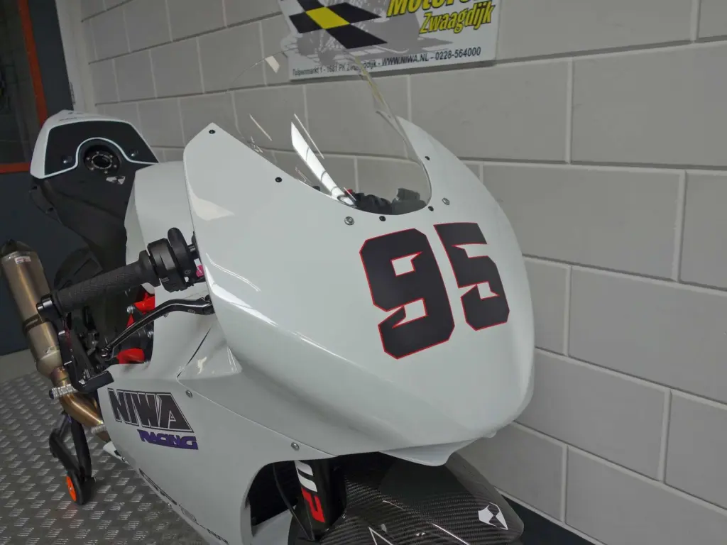 Nieuwe supersport met 890cc motor uit 2025 bij NIWA Motoren