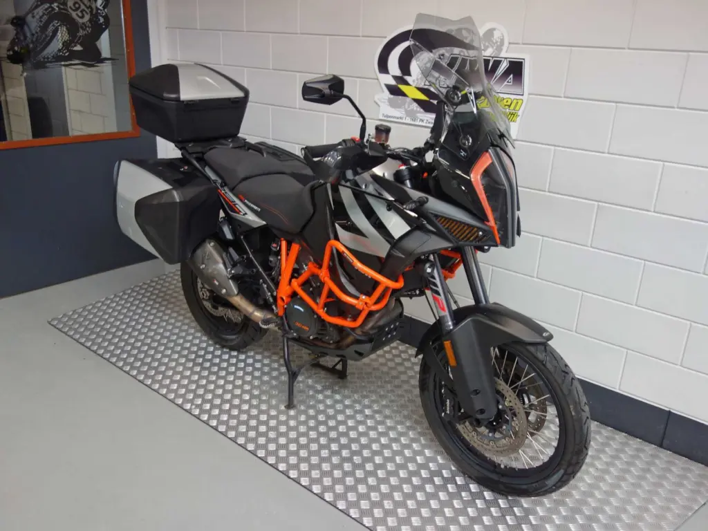Gebruikte KTM 1290 overig met 1301cc motor uit 2018 bij NIWA Motoren