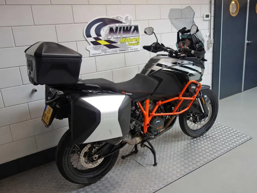 Gebruikte KTM 1290 overig met 1301cc motor uit 2018 bij NIWA Motoren