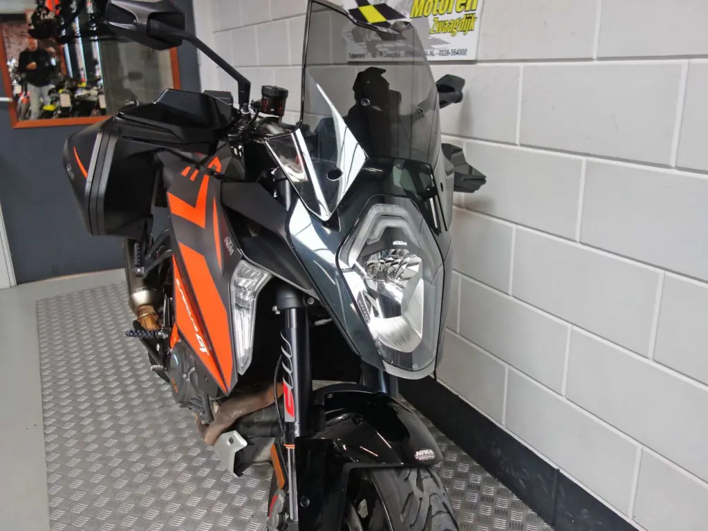Gebruikte KTM 1290 tour met 1301cc motor uit 2019 bij NIWA Motoren