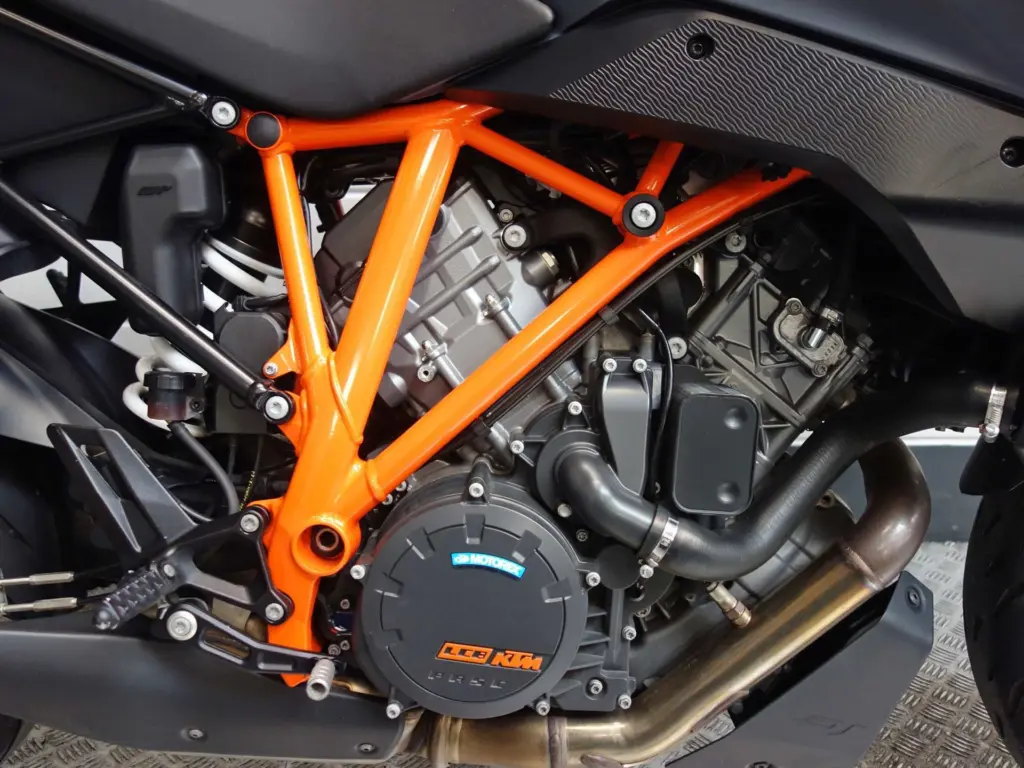 Gebruikte KTM 1290 tour met 1301cc motor uit 2024 bij NIWA Motoren