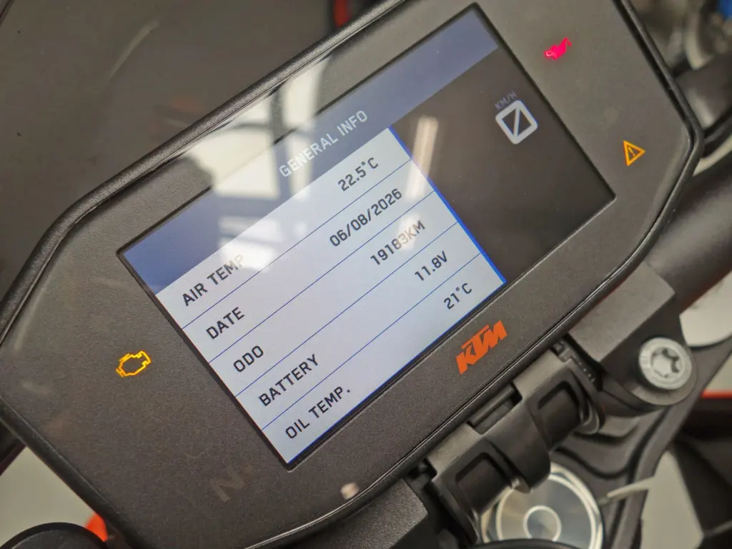 Gebruikte KTM 1290 naked bike met 1301cc motor uit 2019 bij NIWA Motoren
