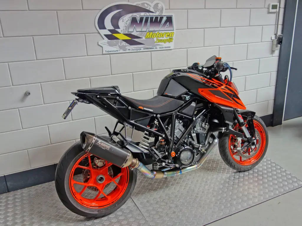 Gebruikte KTM 1290 naked bike met 1301cc motor uit 2019 bij NIWA Motoren