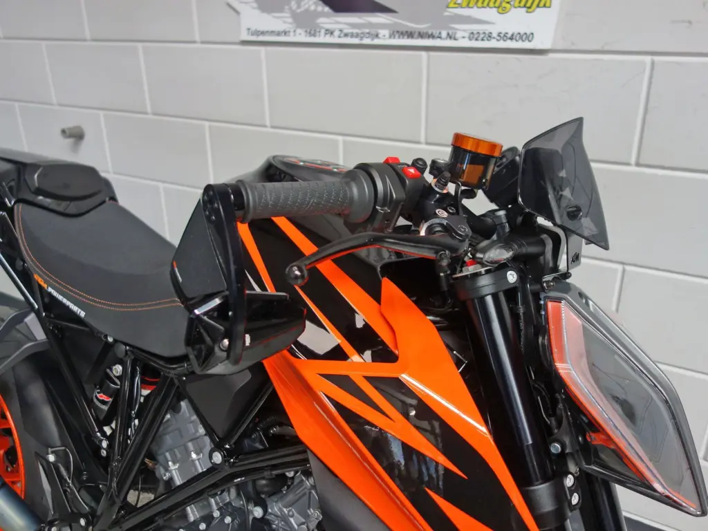 Gebruikte KTM 1290 naked bike met 1301cc motor uit 2019 bij NIWA Motoren