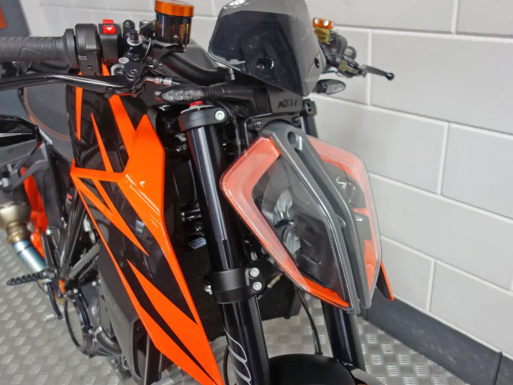 Gebruikte KTM 1290 naked bike met 1301cc motor uit 2019 bij NIWA Motoren