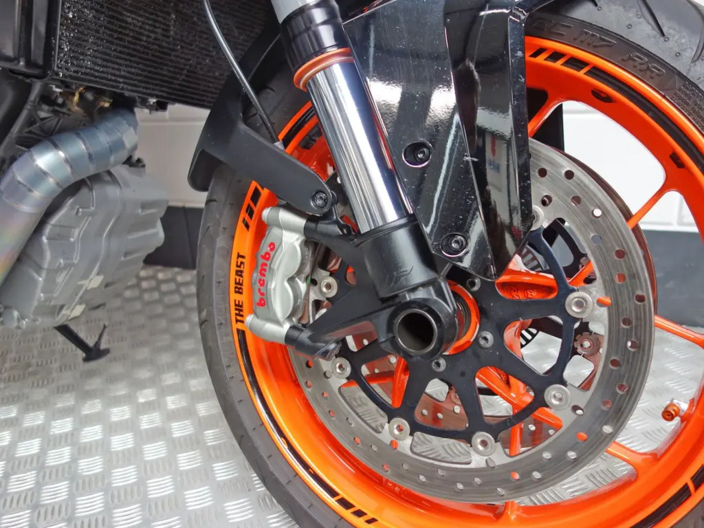 Gebruikte KTM 1290 naked bike met 1301cc motor uit 2019 bij NIWA Motoren