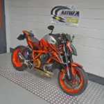 Gebruikte KTM 1290 naked bike met 1301cc motor uit 2023 bij NIWA Motoren