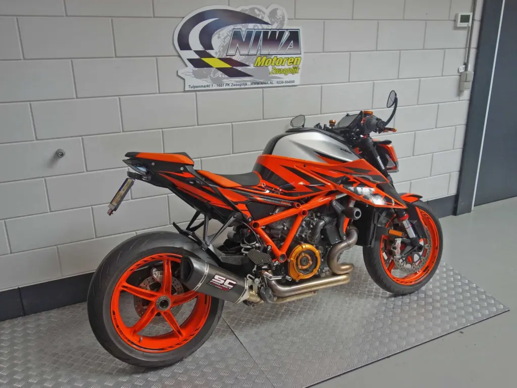 Gebruikte KTM 1290 naked bike met 1301cc motor uit 2023 bij NIWA Motoren