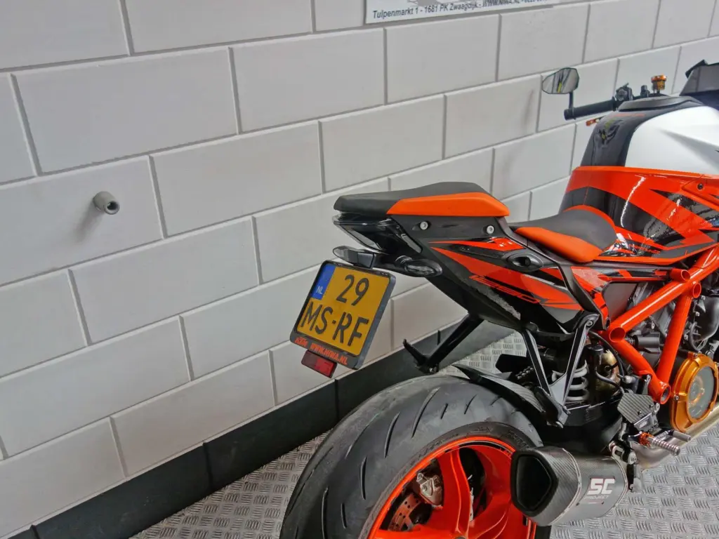 Gebruikte KTM 1290 naked bike met 1301cc motor uit 2023 bij NIWA Motoren