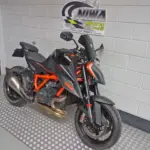 Gebruikte KTM 1290 naked bike met 1301cc motor uit 2021 bij NIWA Motoren