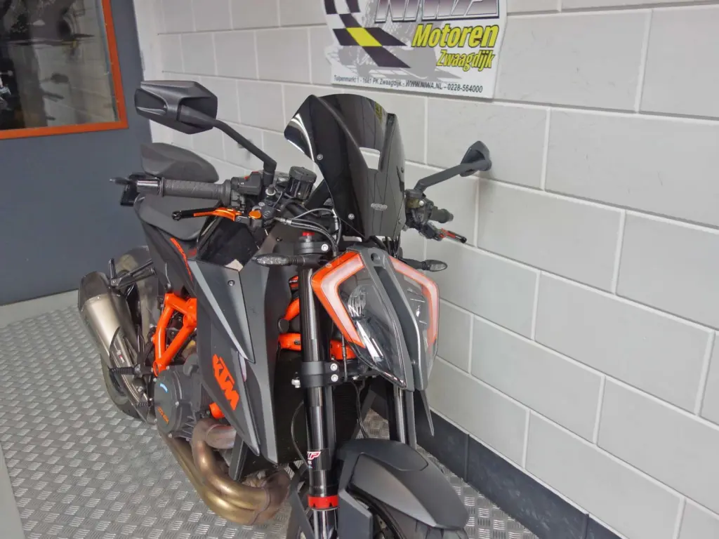 Gebruikte KTM 1290 naked bike met 1301cc motor uit 2021 bij NIWA Motoren