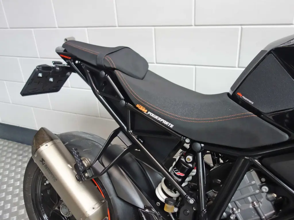 Gebruikte KTM 1290 naked bike met 1301cc motor uit 2017 bij NIWA Motoren
