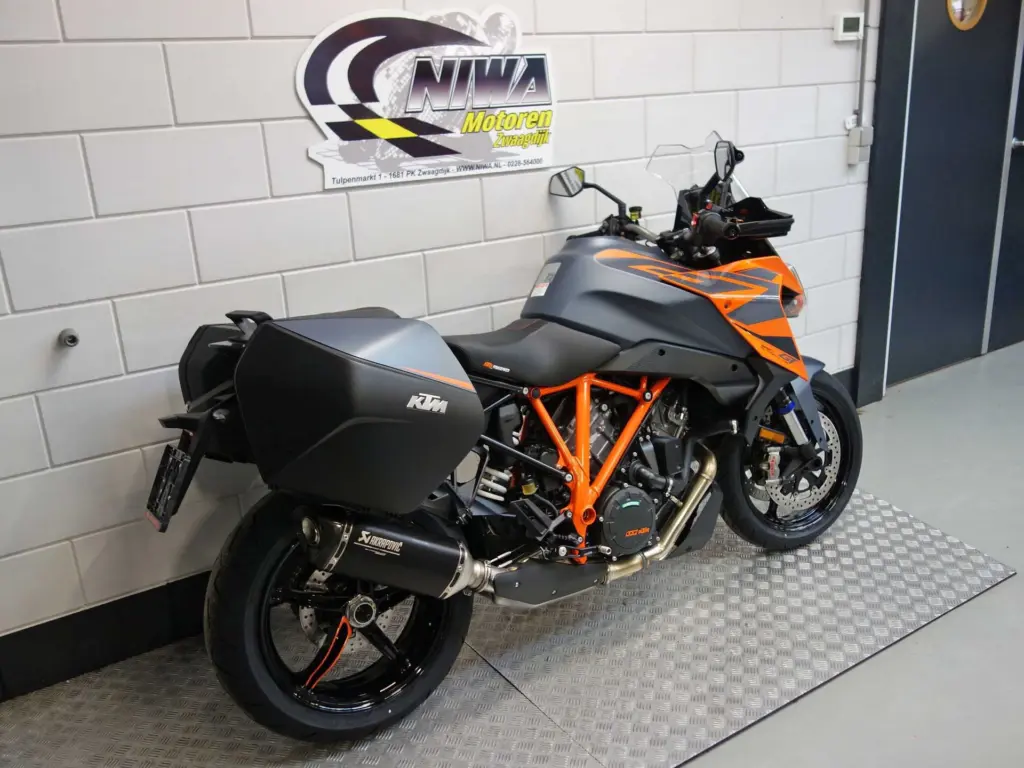 Nieuwe KTM 1290 tour met 1301cc motor uit 2024 bij NIWA Motoren