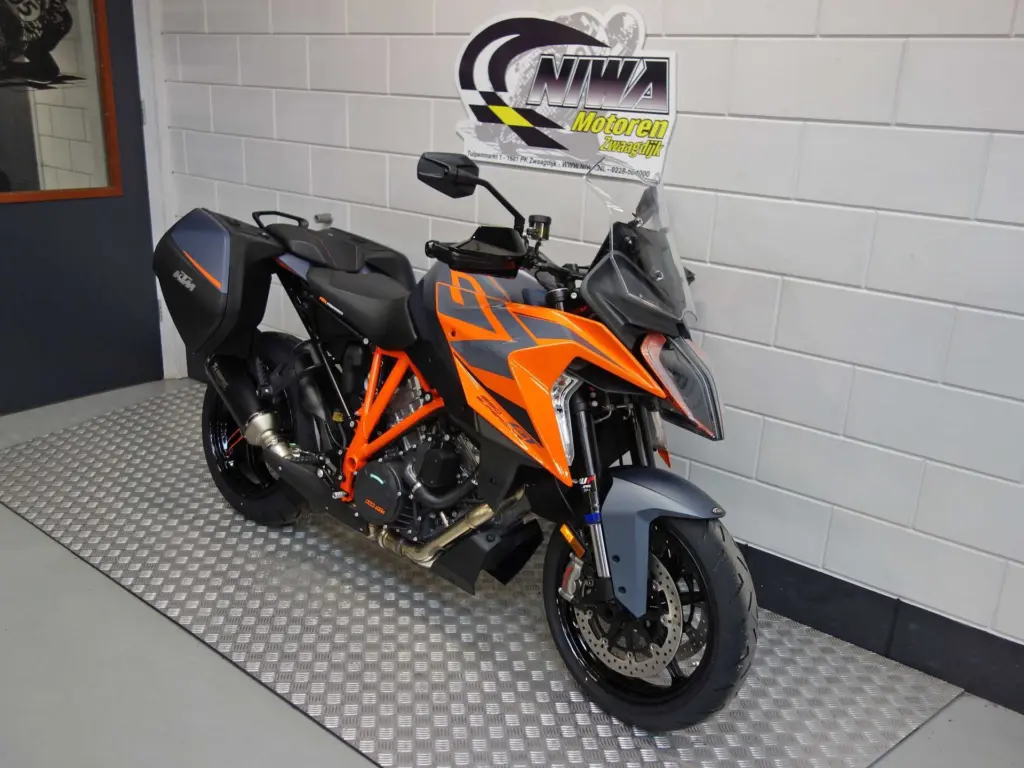 Nieuwe KTM 1290 tour met 1301cc motor uit 2024 bij NIWA Motoren