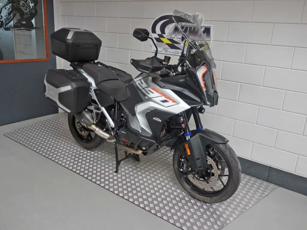 Gebruikte KTM 1290 overig met 1301cc motor uit 2024 bij NIWA Motoren