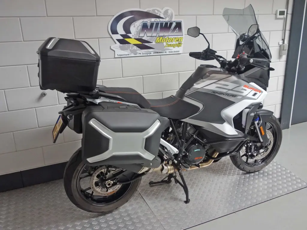 Gebruikte KTM 1290 overig met 1301cc motor uit 2024 bij NIWA Motoren